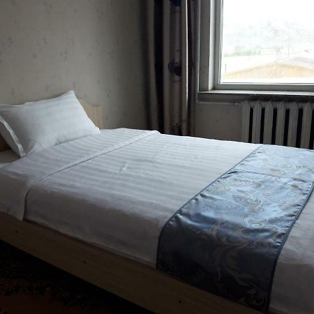 Bulbul Jamak Travel Hostel Olgii Exterior foto
